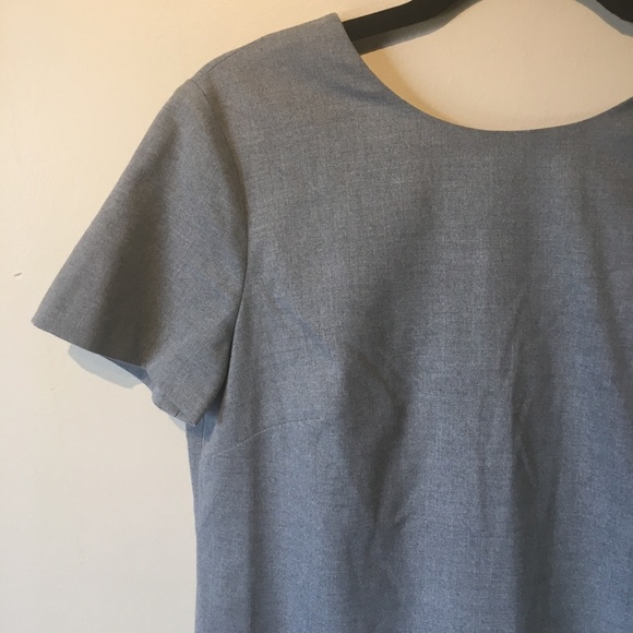 Banana republic size small gray neutral top. - Picture 4 of 10